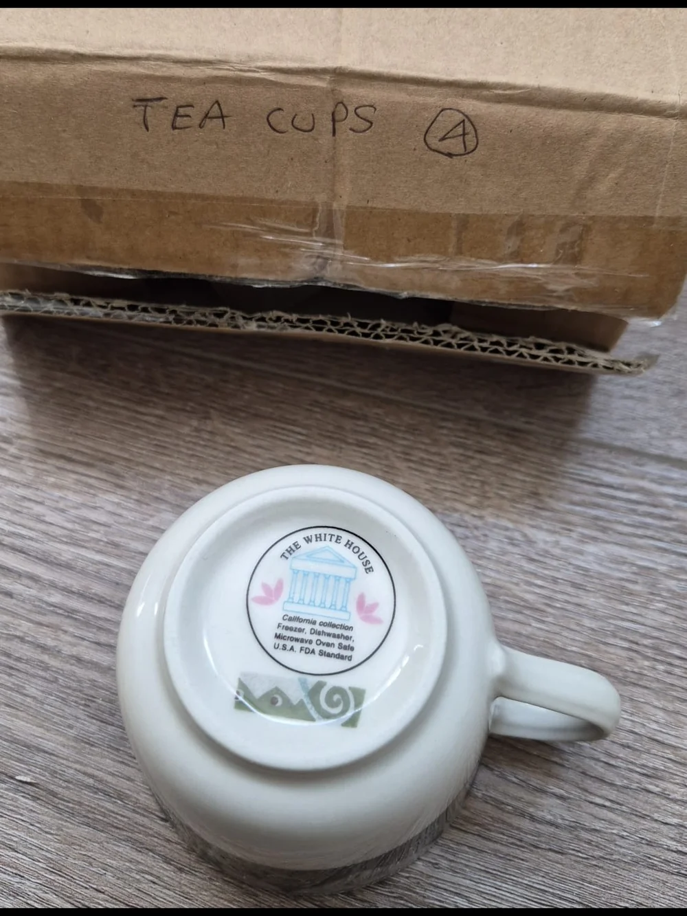 8 Ceramic Tea Cup in Cream with Blue Geometric Band